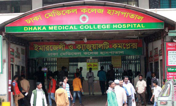 ছুটির দিনে হাসপাতালের বহির্বিভাগ বন্ধ, বিপাকে রোগীরা