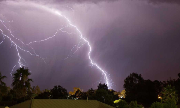 সন্ধ্যা ৬টার মধ্যে যে জায়গায় ঝোড়ো হাওয়াসহ বৃষ্টি হতে পারে