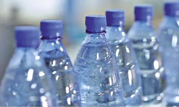 বোতলজাত পানি নিয়ে ভয়াবহ তথ্য উঠে এলো গবেষণায়