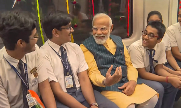 কলকাতায় নদীর নিচে চালু হলো মেট্রোরেল