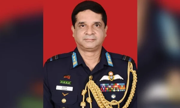 বিমানবাহিনী প্রধান হলেন হাসান মাহমুদ খাঁন