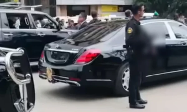 যানজটে আটকে গেল ড. মুহাম্মদ ইউনূসের গাড়ি বহর