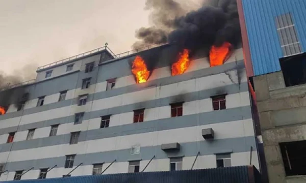 নারায়ণগঞ্জে টিস্যুর গুদামে আগুন, নিয়ন্ত্রণে ১৪ ইউনিট