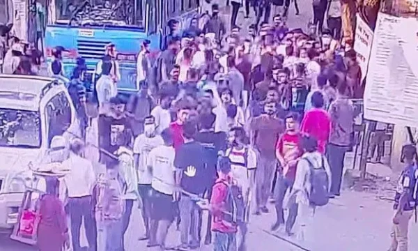 জবিতে মারামারির ভিডিও করায় সাংবাদিককে মারধর, অভিযোগ ছাত্রদলের বিরুদ্ধে