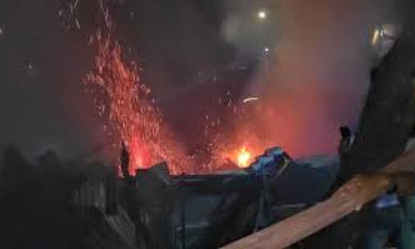 রাঙামাটিতে আগুনে পুড়ে গেছে ছয় পরিবারের বসতঘর