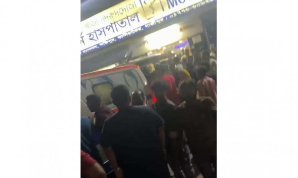 ব্যবসায়ীকে কুপিয়ে ১০ লাখ টাকা ছিনতাইয়ের অভিযোগ