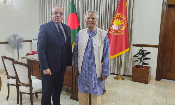 প্রধান উপদেষ্টার সঙ্গে প্রধান বিচারপতির সাক্ষাৎ