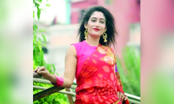 ধানমণ্ডি ৩২-এ শ্রদ্ধা জানাতে গিয়ে অভিনেত্রী আটক