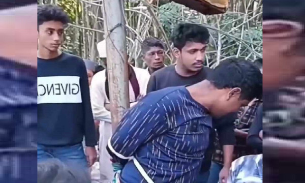 চুরির অপবাদে যুবককে খুঁটিতে বেঁধে নির্যাতন