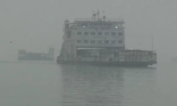 ঘন কুয়াশায় কাজিরহাট-আরিচা নৌপথে ফেরি চলাচল বন্ধ