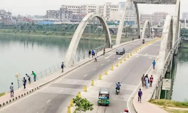 হাতিরঝিলে দুপক্ষের গোলাগুলি, পথচারী গুলিবিদ্ধ