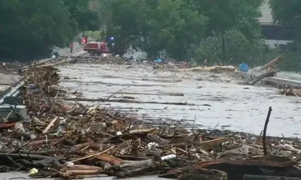 টেক্সাসে বন্যায় মৃত বেড়ে ১৩১, ভারি বৃষ্টির পূর্বাভাস
